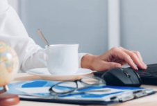 找到一個(gè)合適的品牌設(shè)計(jì)公司可以幫助他們節(jié)省很多精力